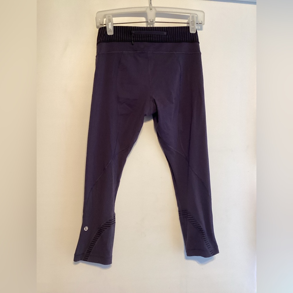 Lululemon size 6 inspire crop leggings